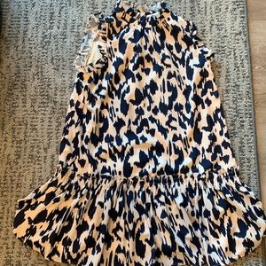 Pinch white dress with blue